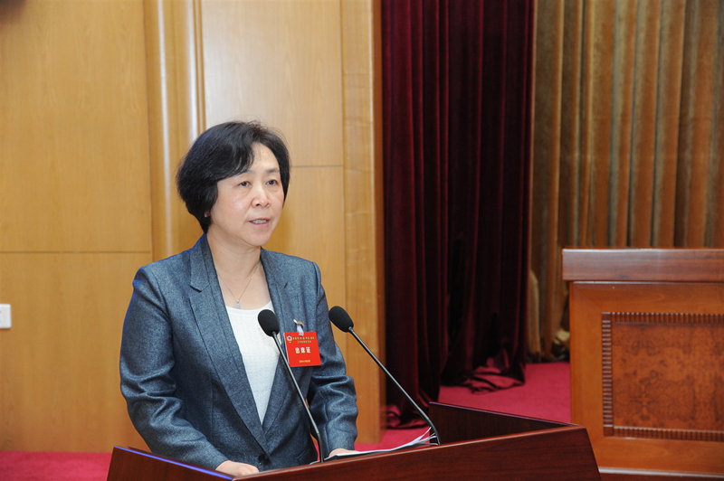 6牡丹江市政协主席闫岩作大会发言.JPG
