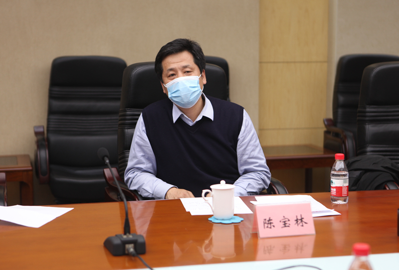 4东北网络台总编陈宝林对参评作品进行点评.JPG