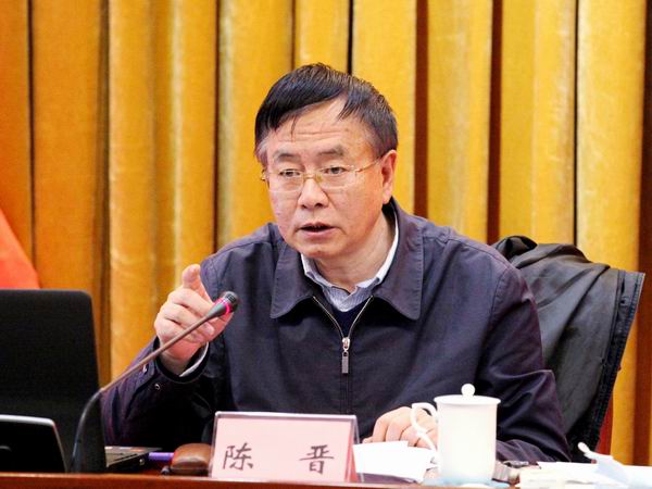 1、中共文献研究会副会长，毛泽东思想生平研究会会长陈晋作讲座.JPG