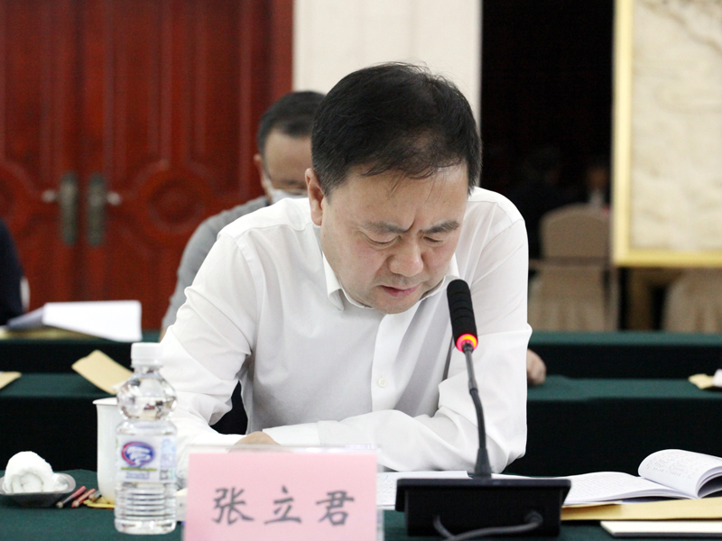 8、大庆市政协主席张立君作汇报.JPG