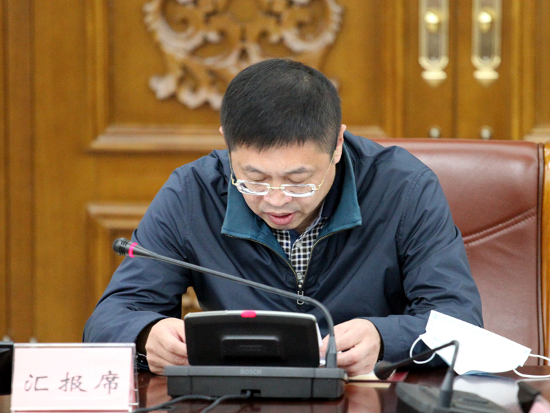 5、民族和宗教委员会副主任常大宽作调研报告起草说明.JPG