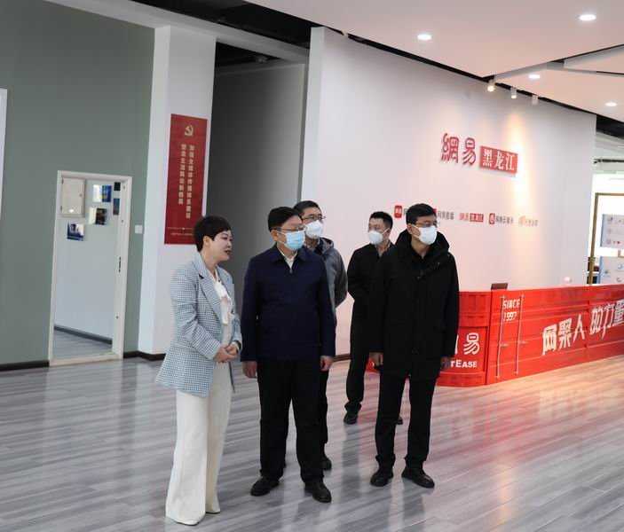 2.韩立华副主席在文化艺术界别委员工作站走访.JPG